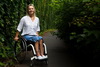 Romana Kolářová má invalidní vozík upravený na míru. | foto: Yan Renelt, MAFRA